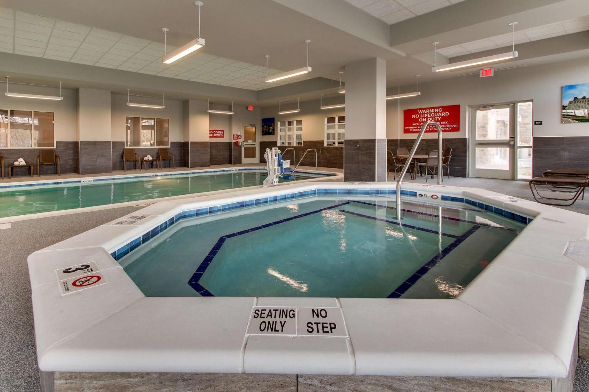 Drury Inn & Suites Cleveland Beachwood Exteriér fotografie
