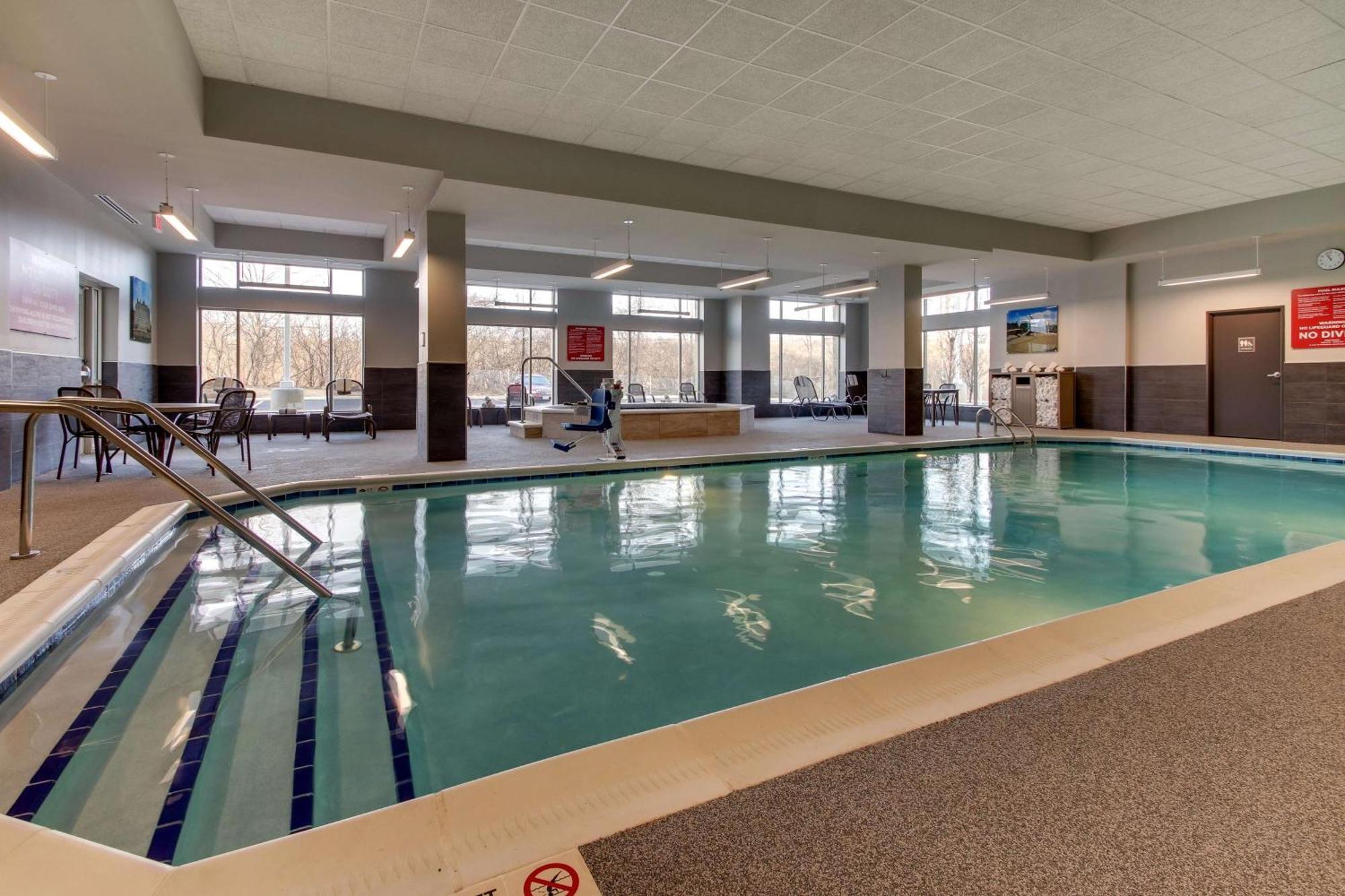 Drury Inn & Suites Cleveland Beachwood Exteriér fotografie